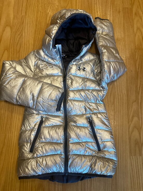 Under Armour Other - Under Armour Girls Metallic Silver Hooded Puffer Jacket Size S